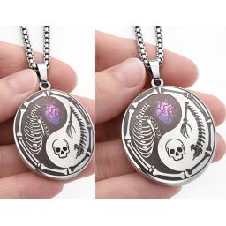 Skeletonyingyangpendant.png