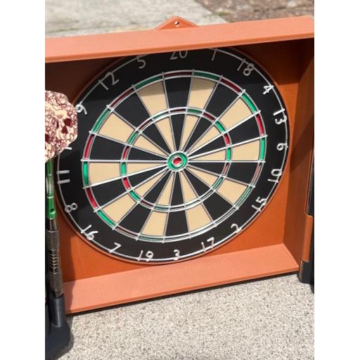 dartboard-cabinet-dartboard-close-up