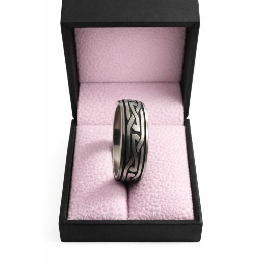 stainless-steel-8mm-celtic-rope-side-angle-boxed.png