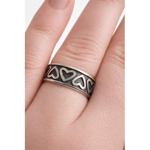 stainless-steel-8mm-hearts-ring.png