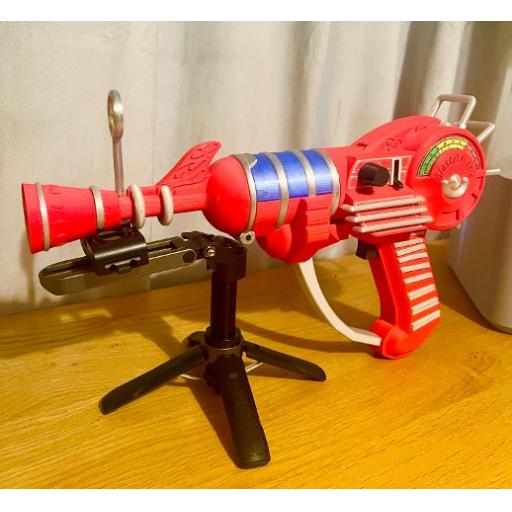 15" Ray Gun – Call of Duty Revisited (Colour‑Split Edition) STL